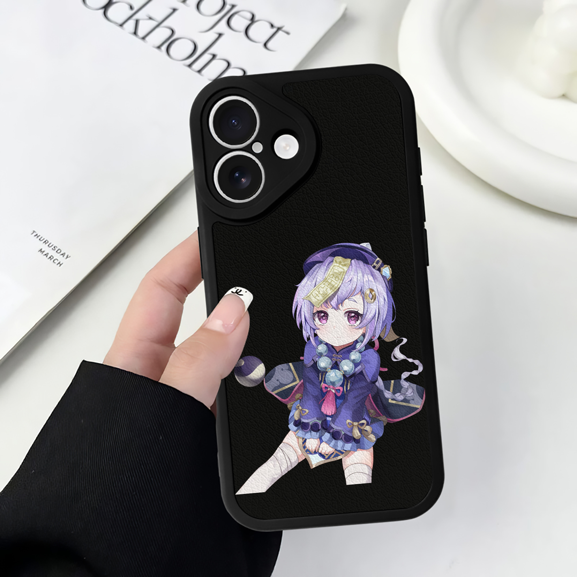 げんし神 七七 なな  genshin Nana 【iPhone 16シリーズ対応】シリコンスマホケース（レザー調） 材質：シリコン